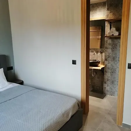 Black Pearl Zakynthos Lithakia (Zakynthos)